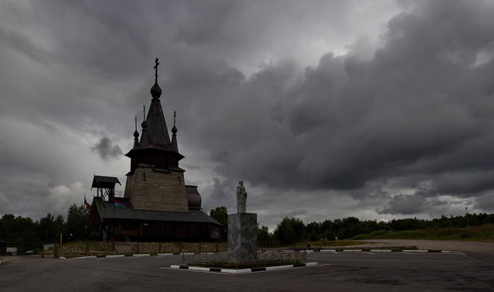 В память о строителях Беломорско-Балтийского канала в 2003 году возле шлюза №2 построили церковь святителя Николая.