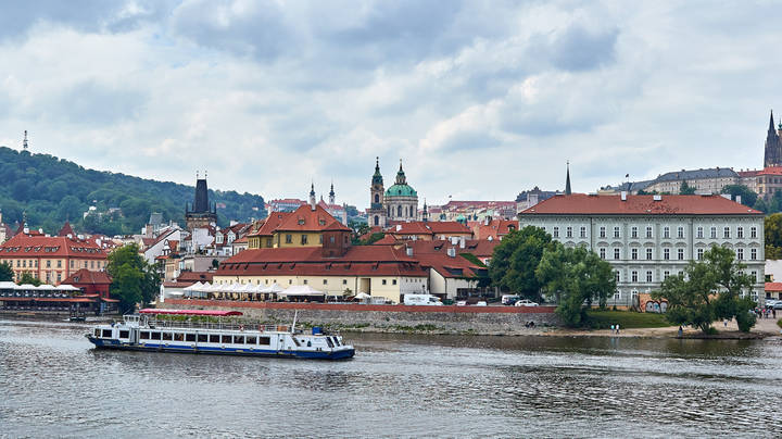 Прага