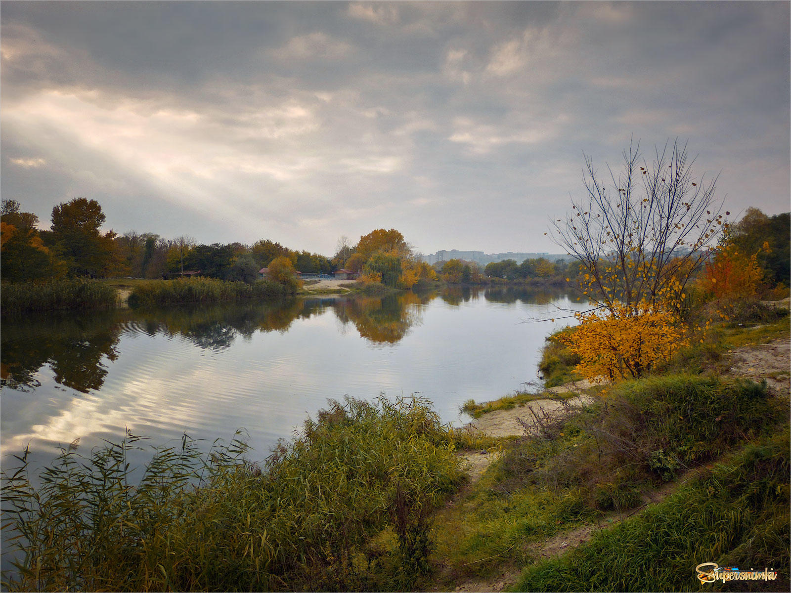 осень на озере