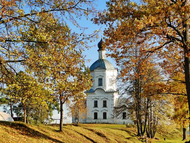 Крестовоздвиженская церковь