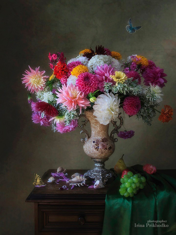 Цветочный натюрморт в стиле барокко