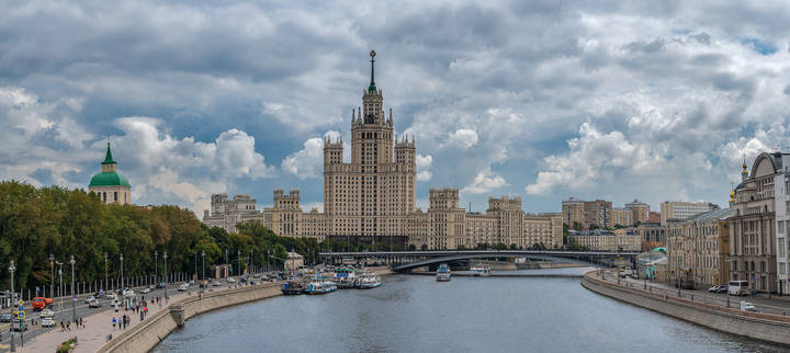 Москва, высотка.