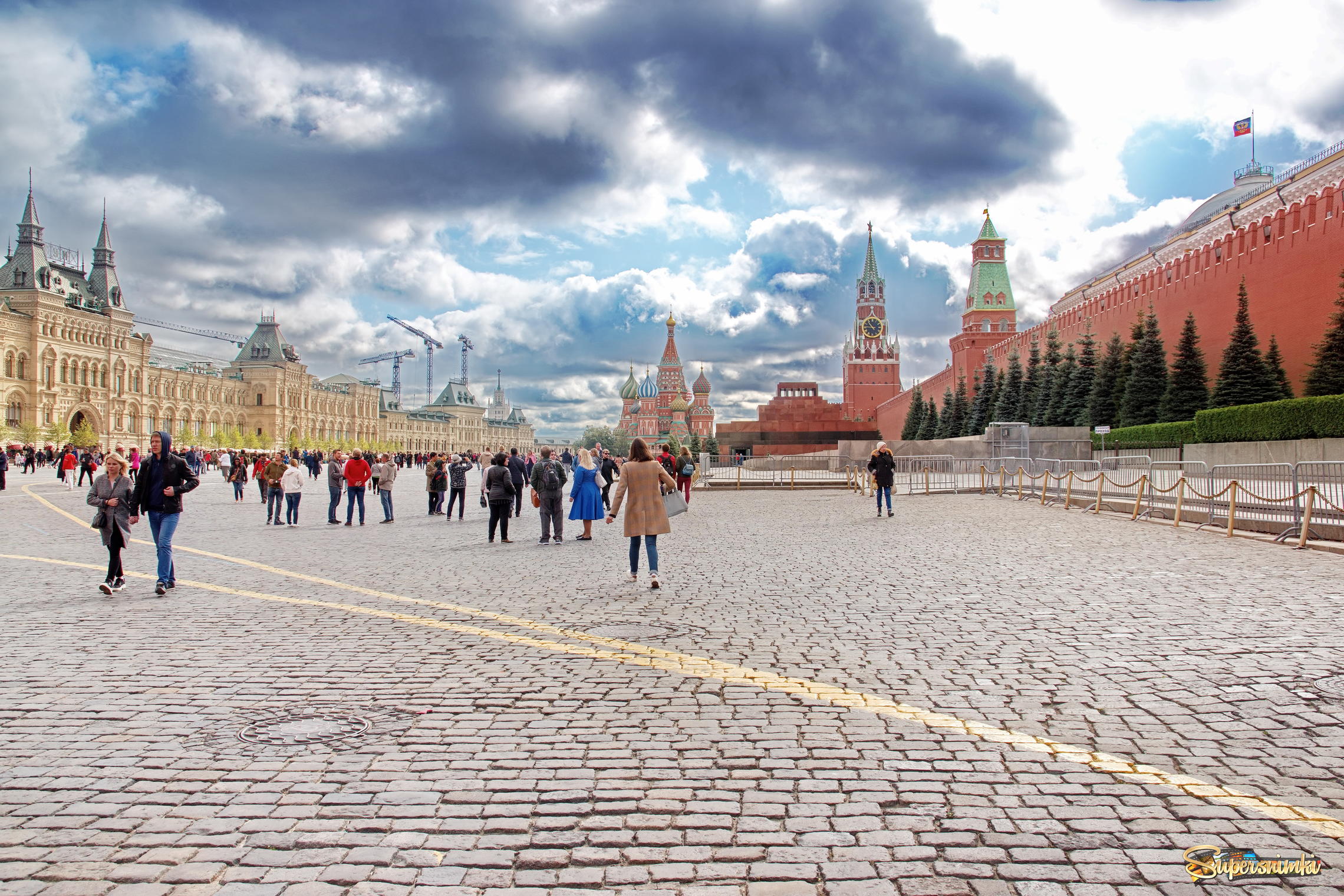 Сколько улиц и площадей в москве. Ансамбль красной площади. Красная площадь лето 2022. Санкт Петербург 360 красная площадь. Красная площадь 360 градусов.
