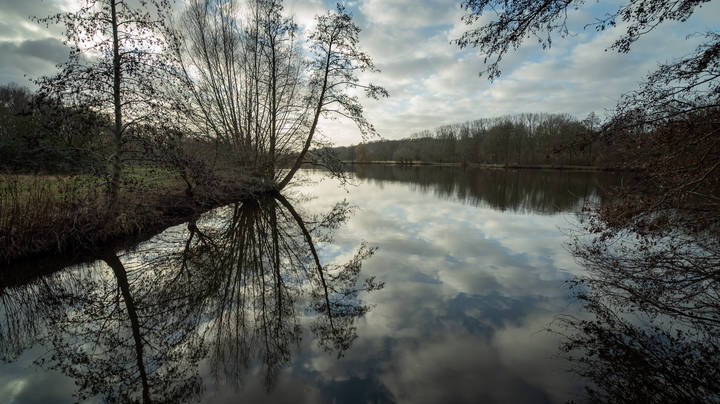 Вечерело