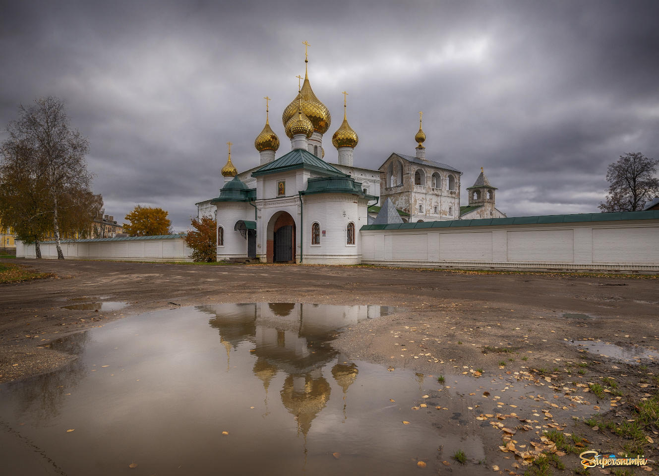 Купола в России кроют чистым золотом, чтобы чаще Господь замечал...