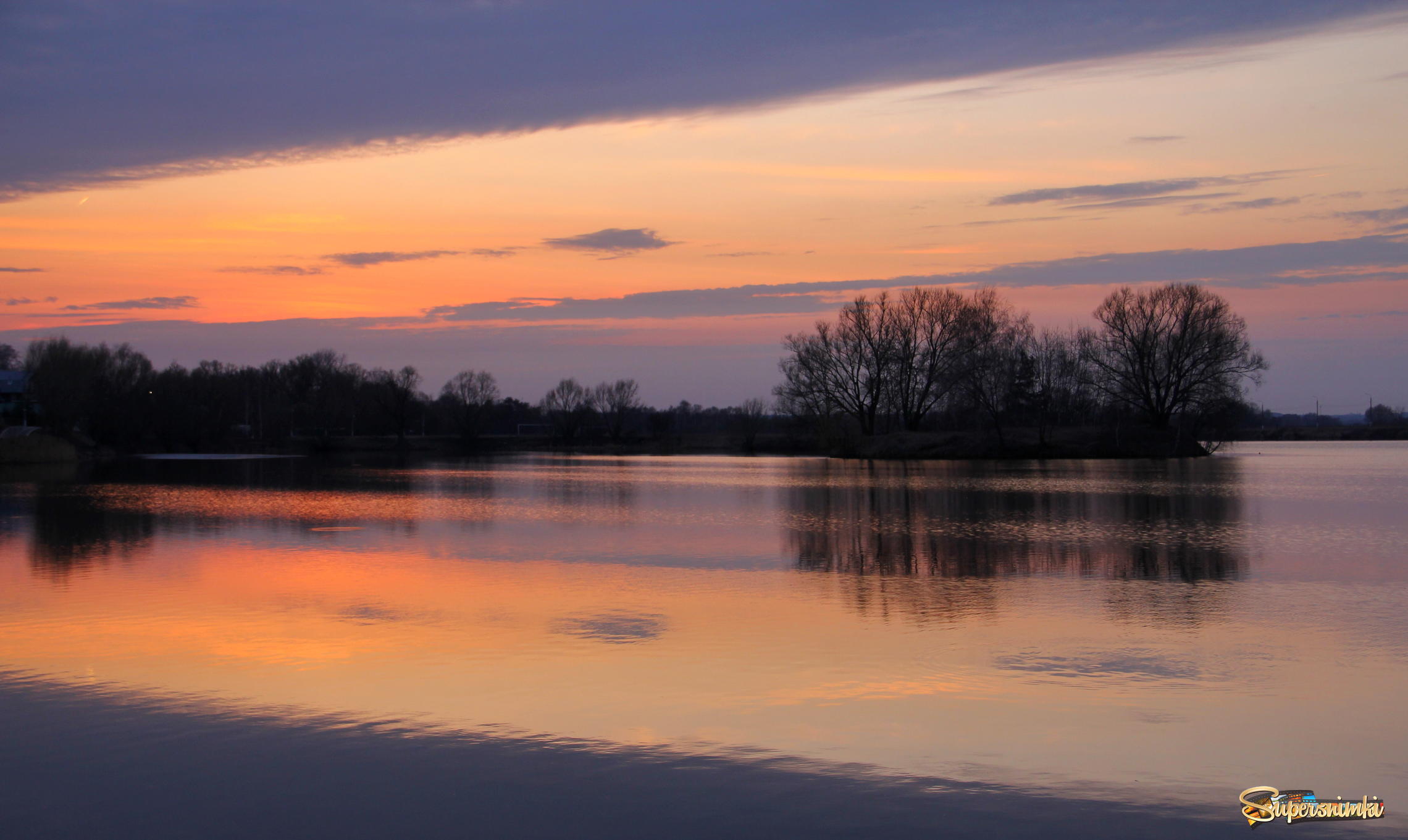 Закат на озере Бельское
