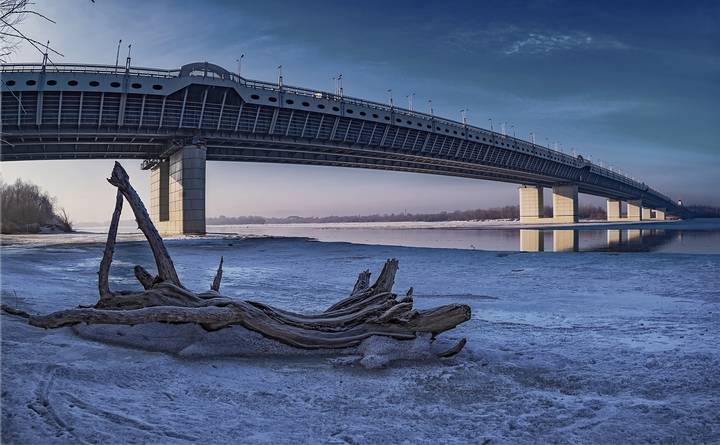 Мост и коряга