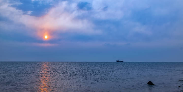 Японское море, Владивосток