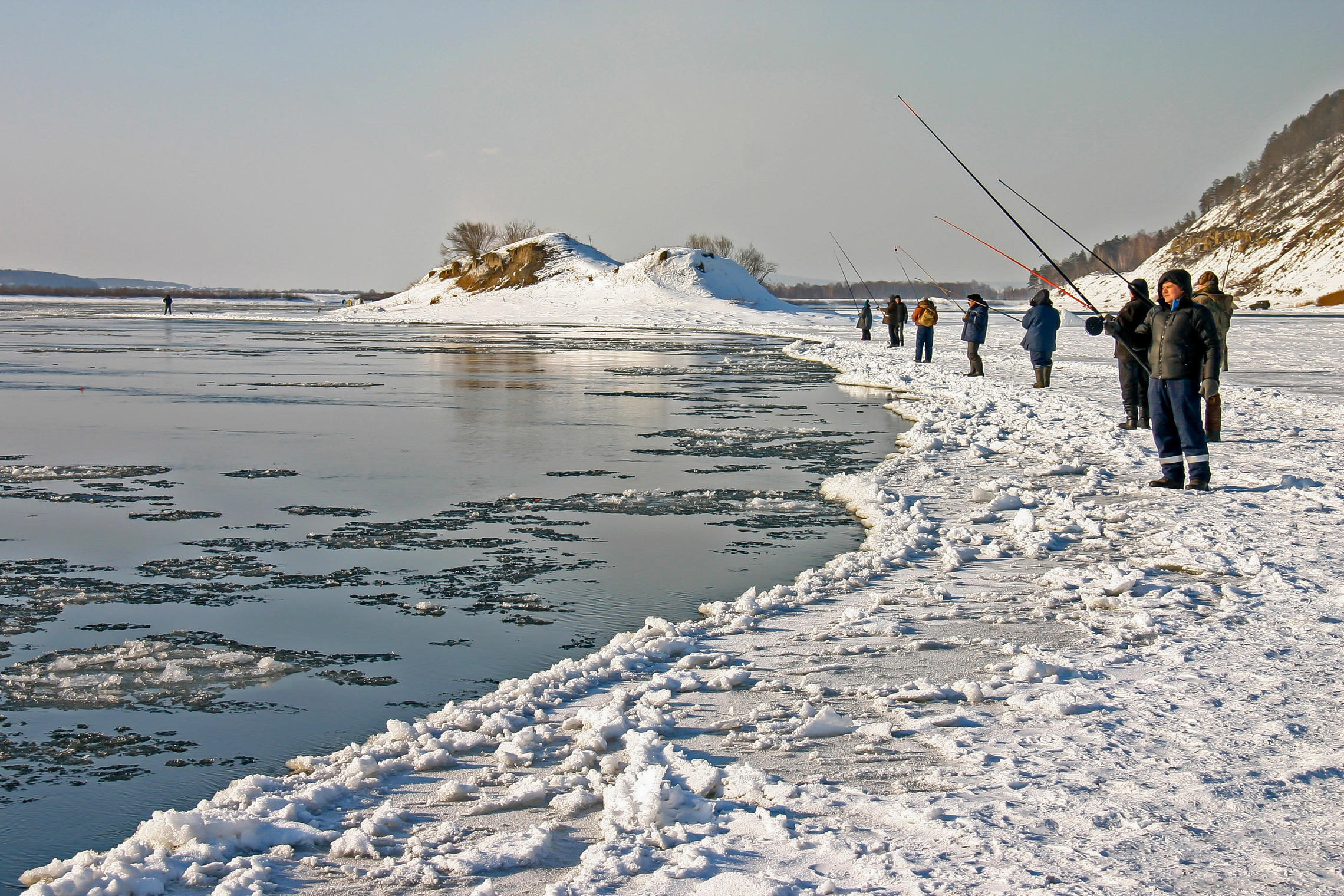 Зимняя рыбалка на Ангаре.