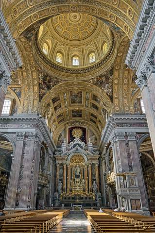 В Церкви Джезу Нуово (Chiesa del Gesù Nuovo)