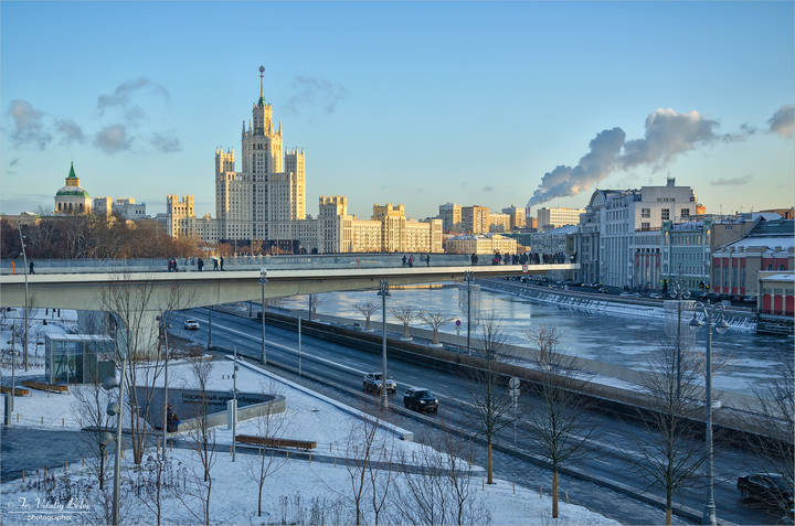 Висячий мост в Зарядье