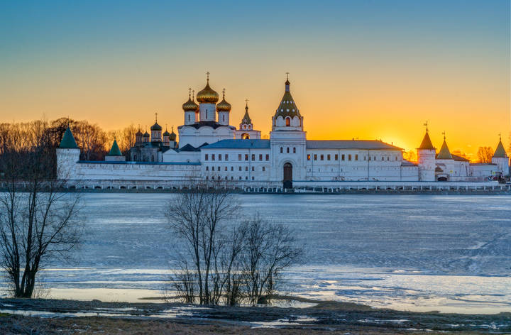Уже весна.
