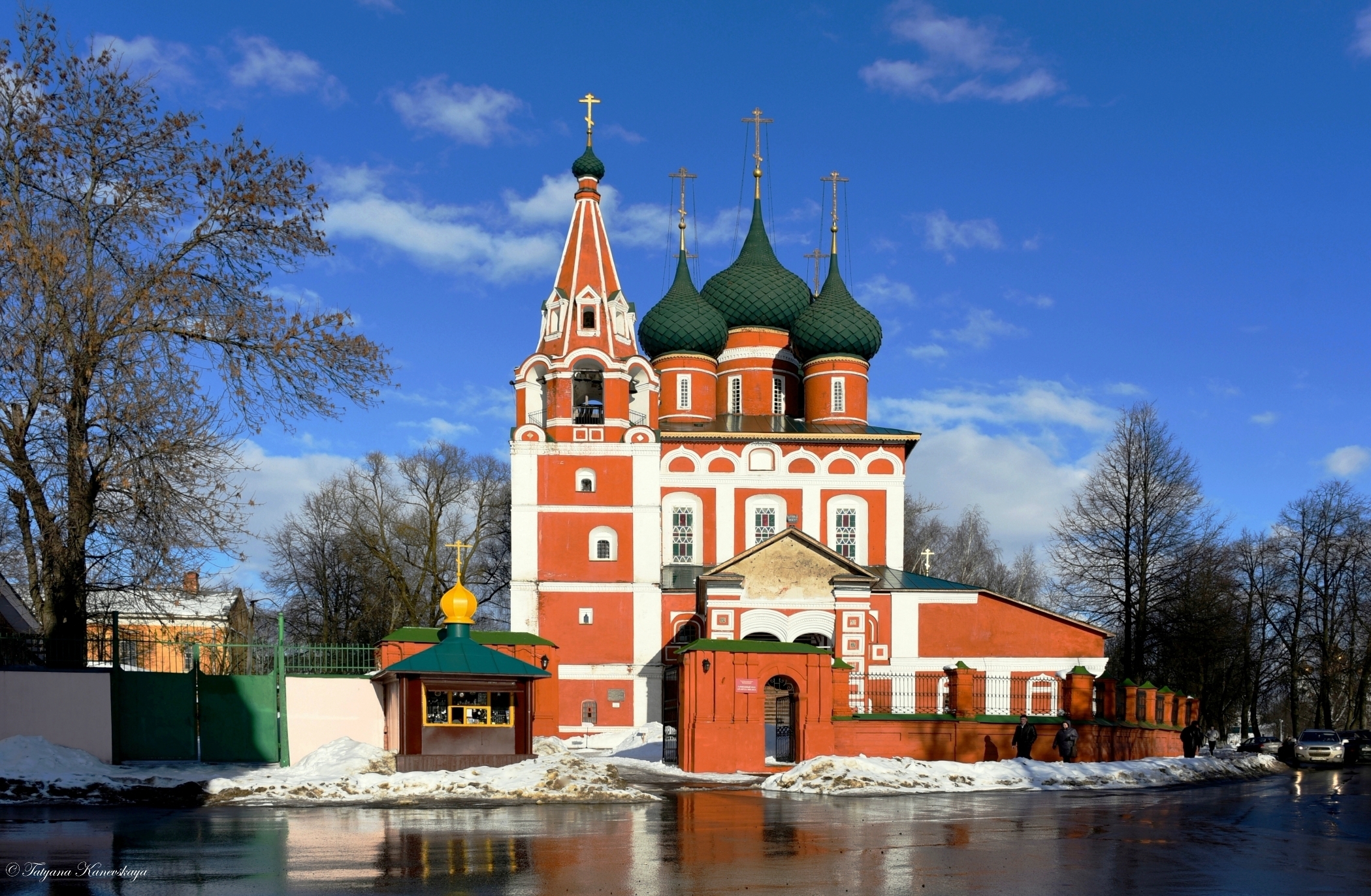  Храм Михаила Архангела (1682) в Ярославле
