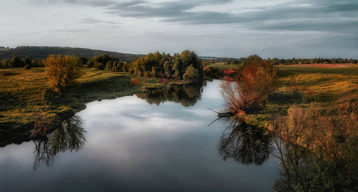 Подобно рекам, мы хотим продолжить наш путь...  Like rivers, we want to continue our way...