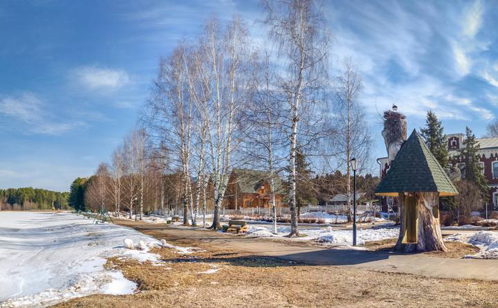 Солнечный апрель