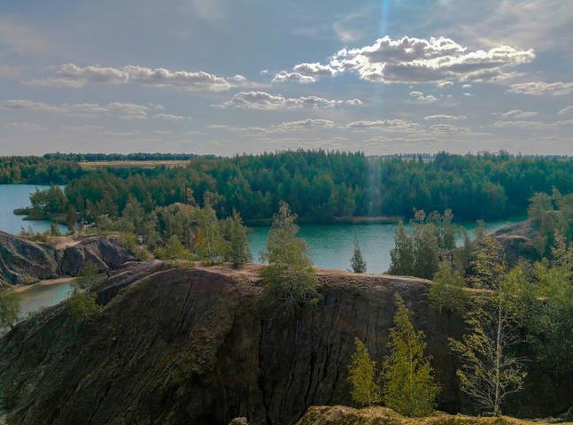 Карьеры.