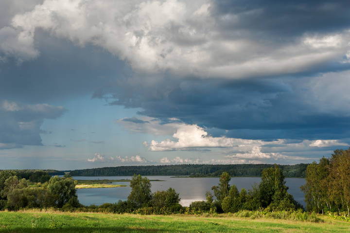 Июль, облачно