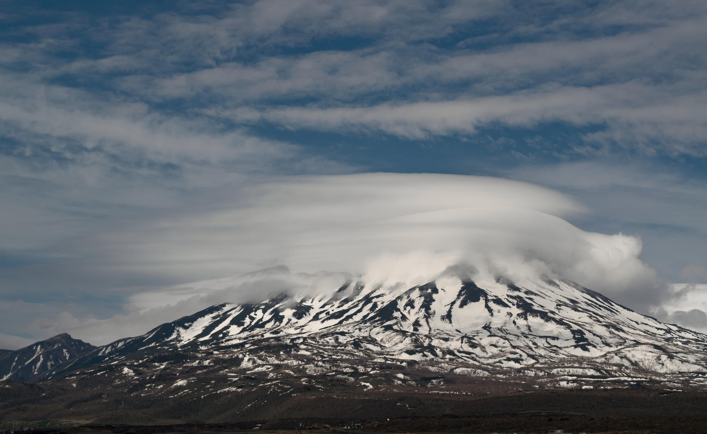 Облака над вулканом