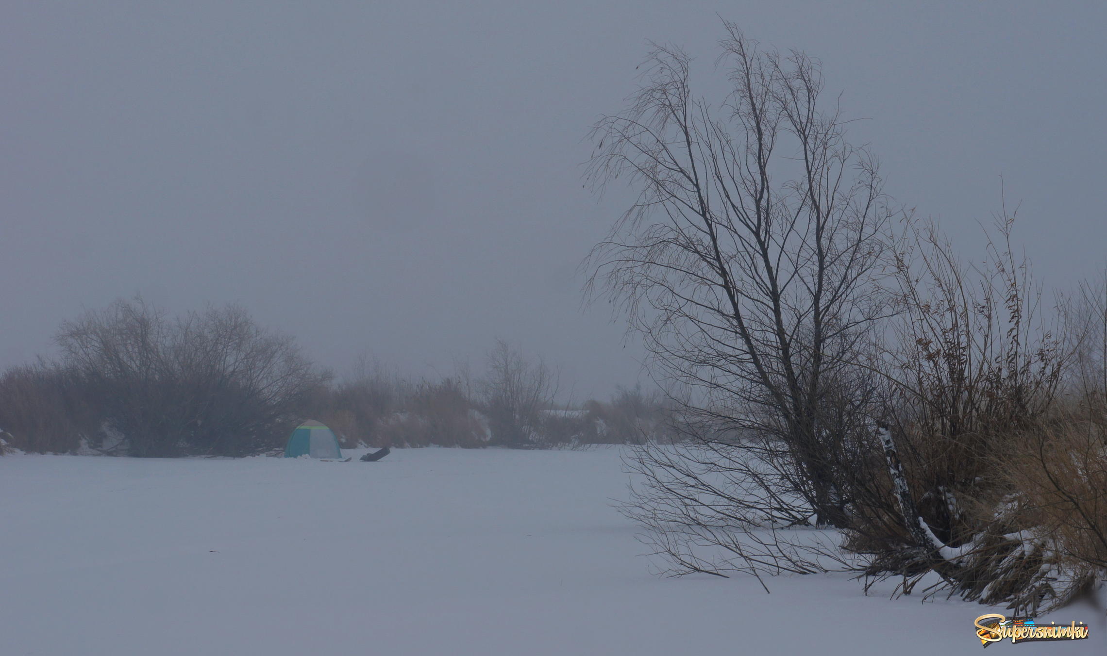 Туманное утро рыбака.