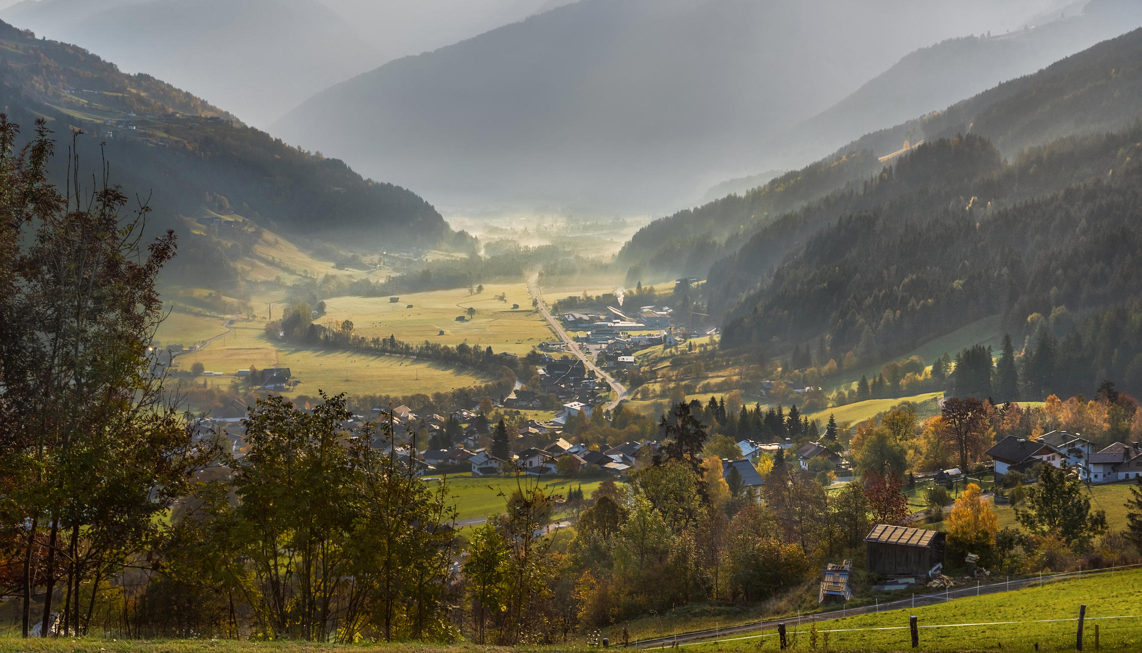 Утро в Альпийской долине. Австрия. 