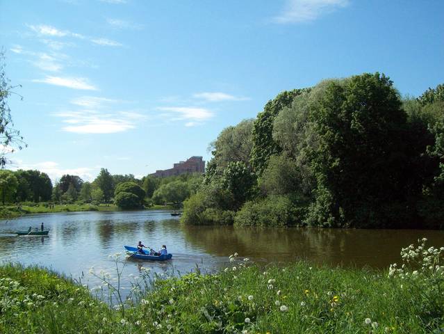 Южно-приморский парк. Пруд