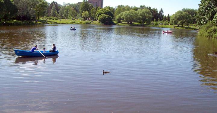 Южно-приморский парк. Пруд