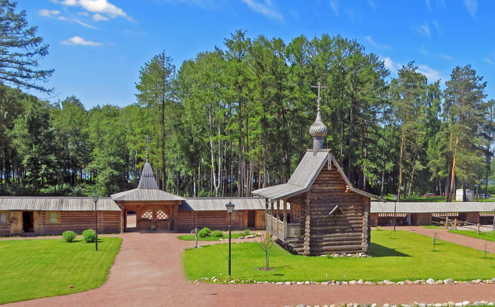 Церковь во имя покрова Пресвятой Богородицы
