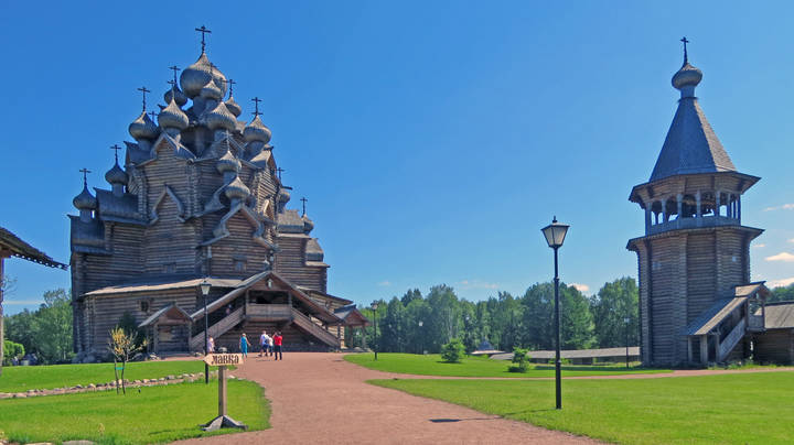 Церковь во имя покрова Пресвятой Богородицы