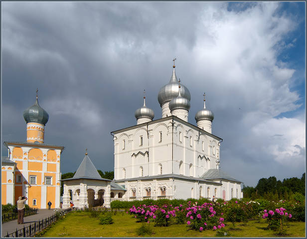 У Варлаама Хутынского. Конец июня.