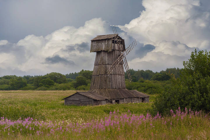 Киношная деревня...