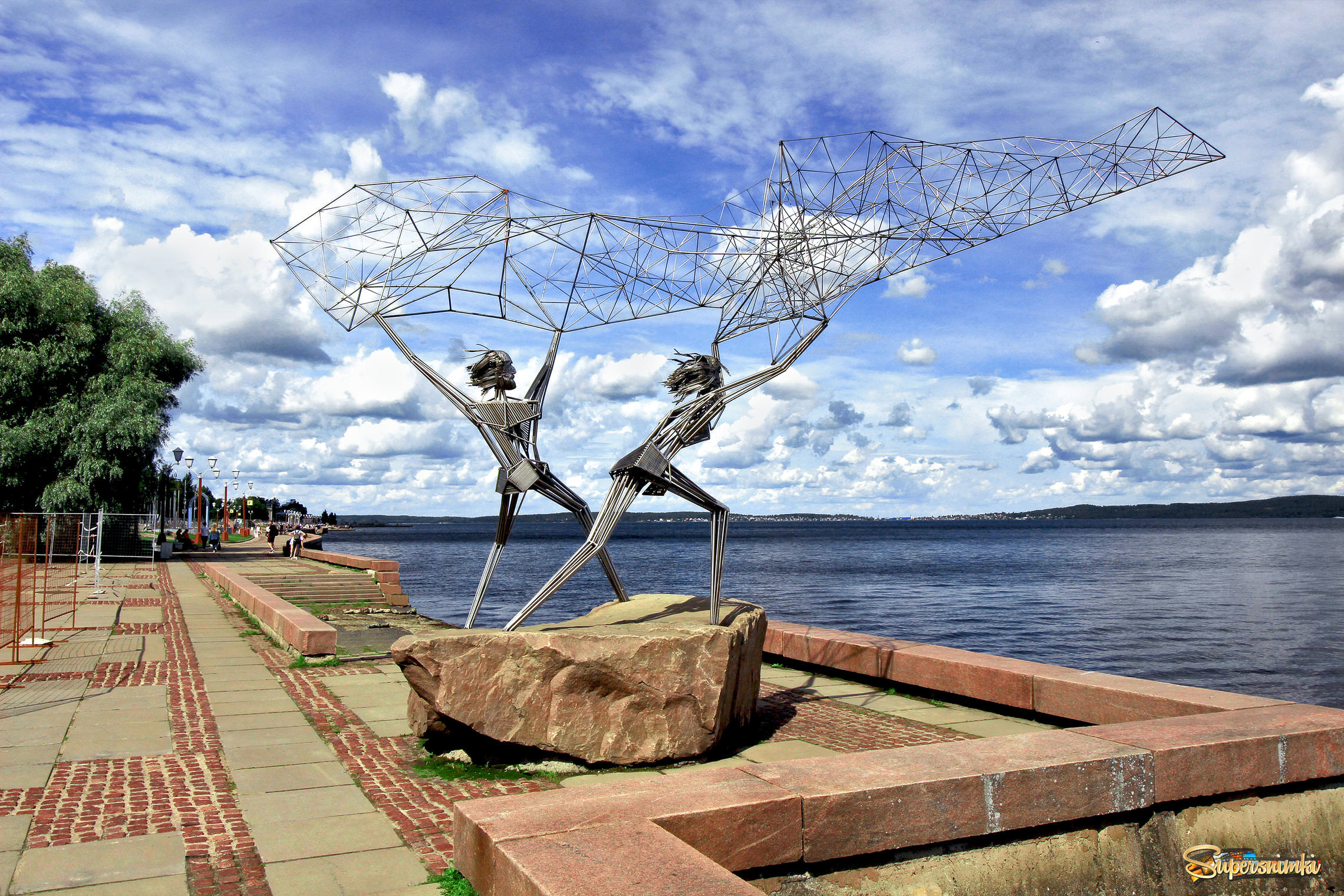 Памятник рыбакам - карелам в Петрозаводске.