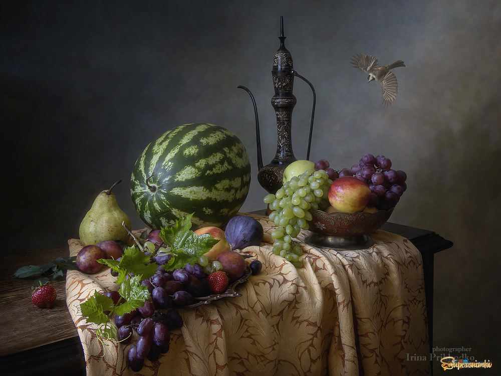 Натюрморт с фруктами и арбузом