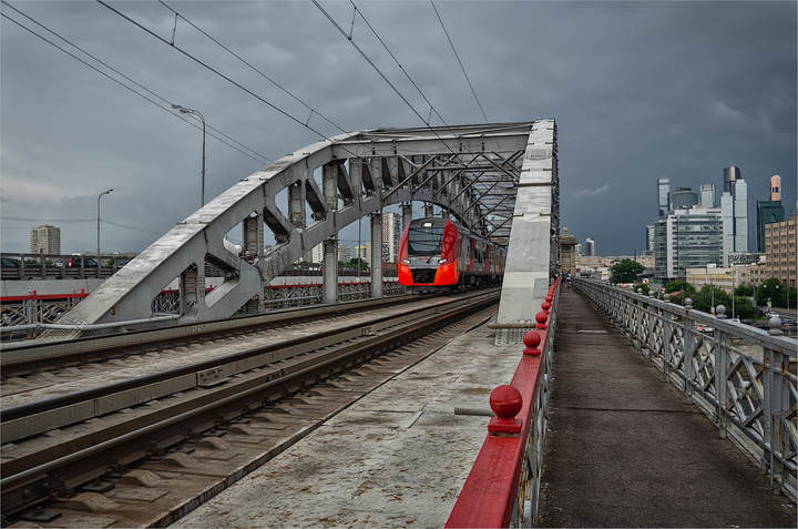 "Ласточка" на Бережковском мосту (МЦК)