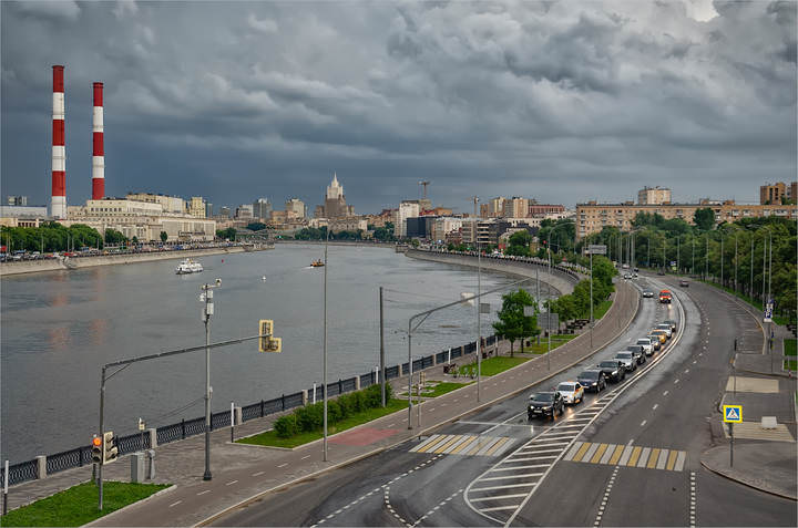 Изгиб набережной Москвы