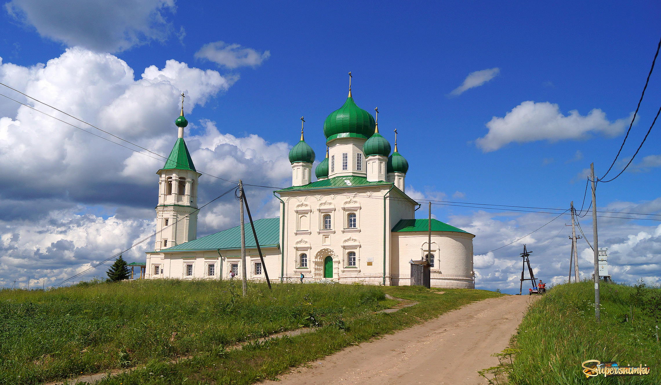 Церковь Димитрия Солунского в Ломоносово.
