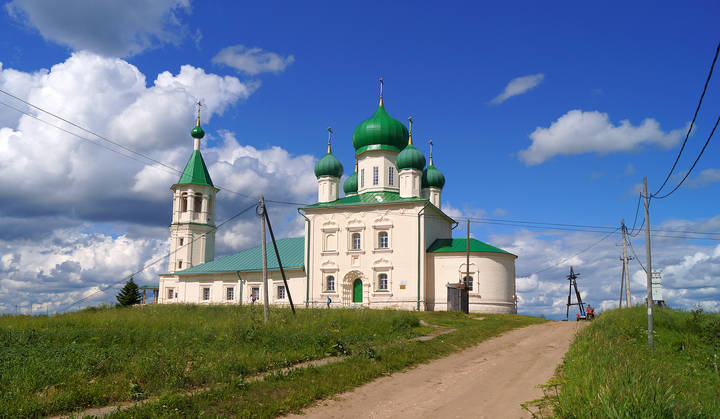 Церковь Димитрия Солунского в Ломоносово.