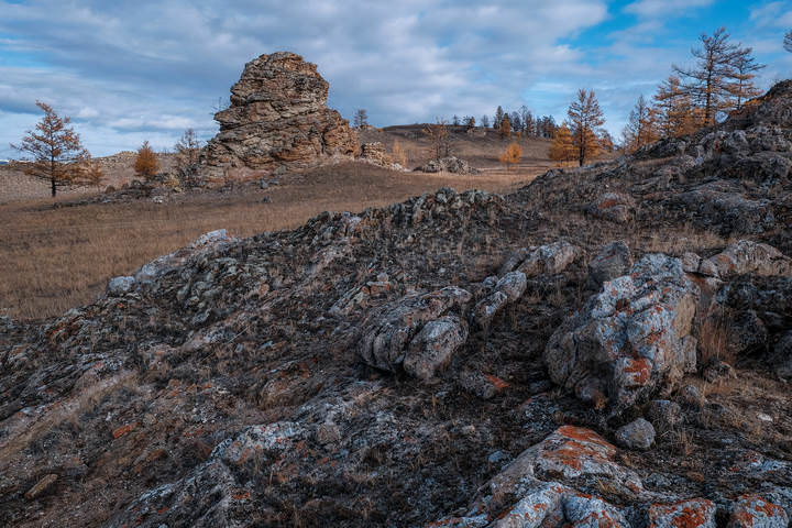 Каменные идолы Тажеранской степи.