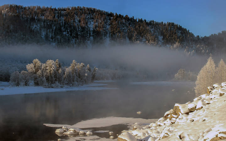 Зимняя река
