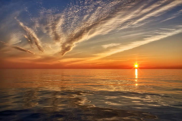 узоры в небе и на воде