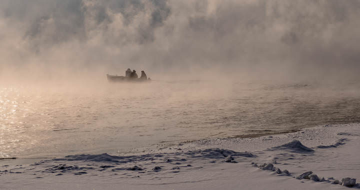 Рыбалка в морозный день.