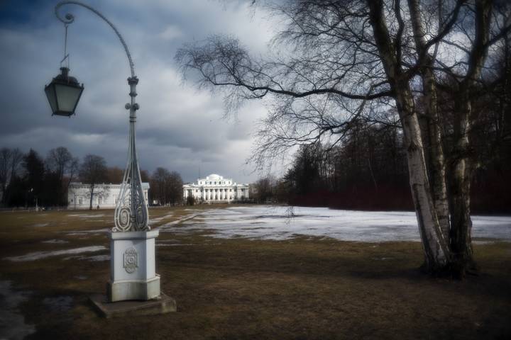 В переменную облачность