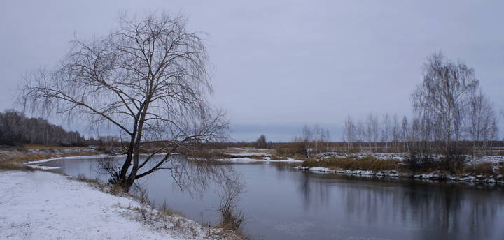 Первый ледок и первый снежок.