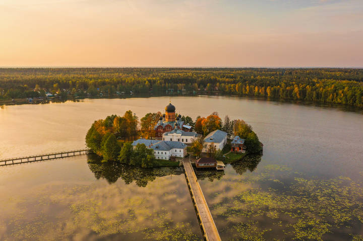 Свято-Введенский Островной монастырь