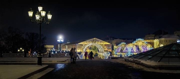 Новогодний Манеж