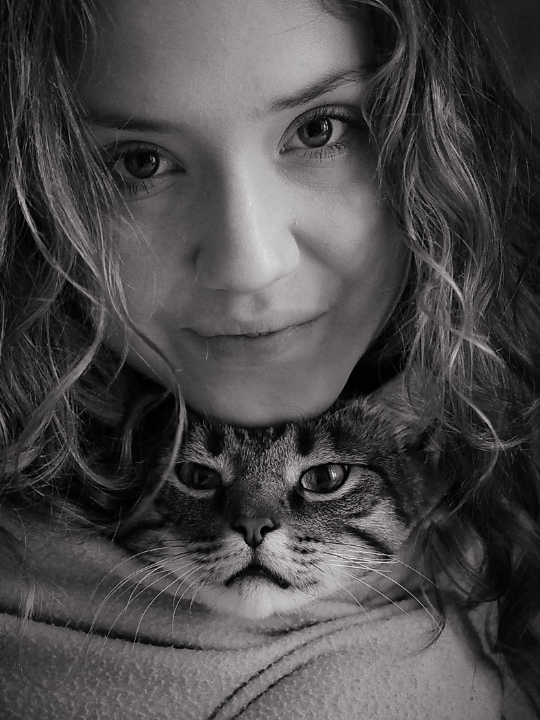  Девочка и кот