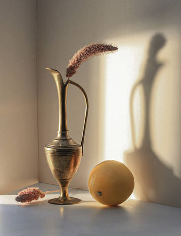 тень