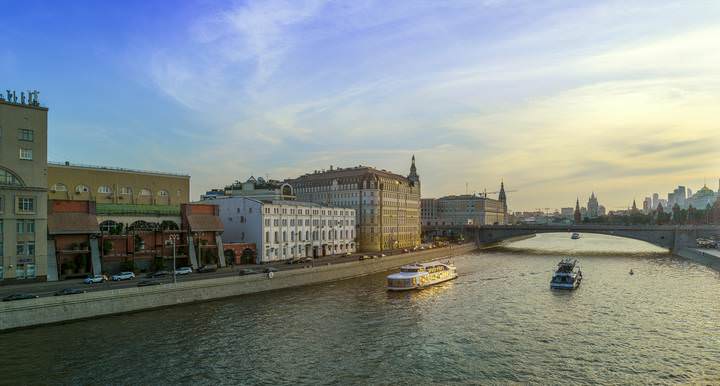 Москва-река летом