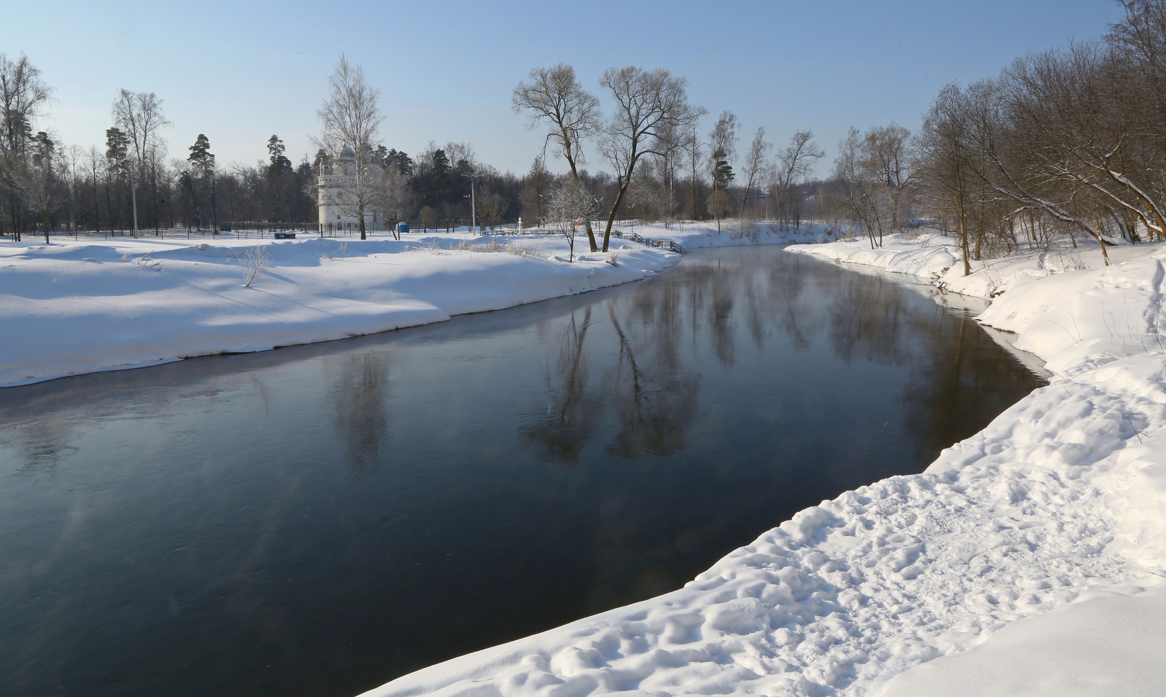 ...зимой  на  речке  Истре...