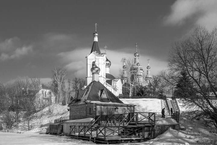 У Монастыря ...