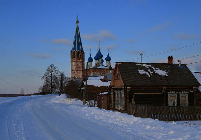Март. Вечер.